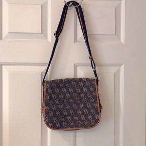 Dooney and bourke satchel bag